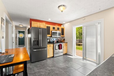 5 Webster Cir, Hillsborough, NH 03244 - photo 6