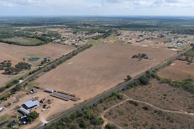 13277 Pearsall Rd, Atascosa, TX 78002 - photo 5