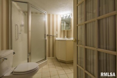 1511 Parklane Dr, Bettendorf, IA 52722 - photo 7