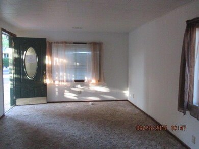 2256 Orchard Ave, Klamath Falls, OR 97601 - photo 2