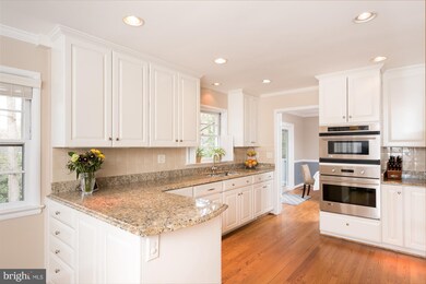 7307 Burtonwood Dr, Alexandria, VA 22307 - photo 4