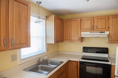 94 Beech Hill Ave unit 1, Manchester, NH 03103 - photo 7