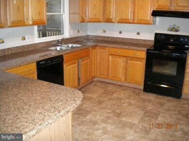 8404 Stonehouse Rd, Frederick, MD 21702 - photo 6