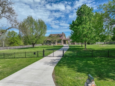 528 E Dorris Ave, Mountain Grove, MO 65711 - photo 4