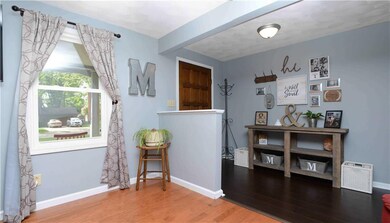 208 S Roby Dr, Anderson, IN 46012 - photo 4