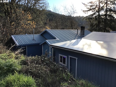 312 SE Front St, Oakland, OR 97462 - photo 5