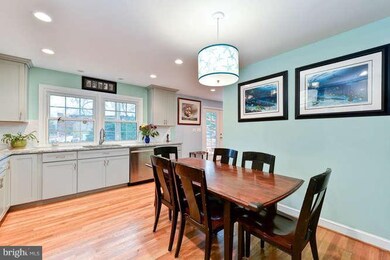 2219 Traies Ct, Alexandria, VA 22306 - photo 3