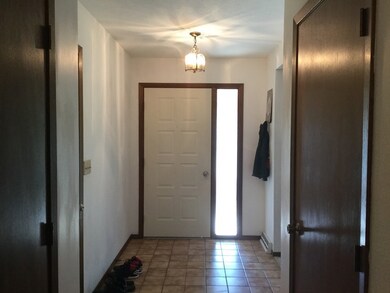 1018 Meadow Ln, Sycamore, IL 60178 - photo 4