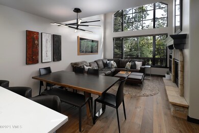 aspenwood_308_dining_living_1