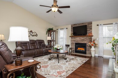 2051 Briarbend Ct, Maryville, IL 62062 - photo 4