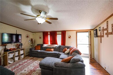 1405 E 7th St S, Newton, IA 50208 - photo 2