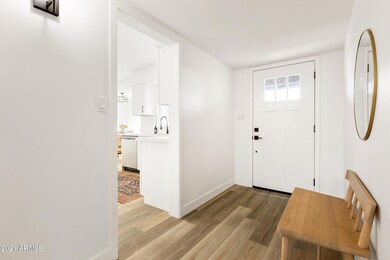 1322 E 2nd St-7