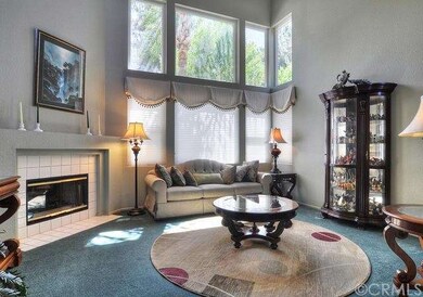 THIS ELEGANT FLOOR PLAN FEATURES A LIVING ROOM HOS