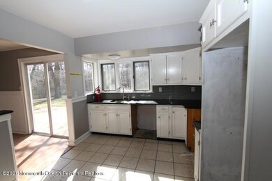 351-724335 Kitchen (40)