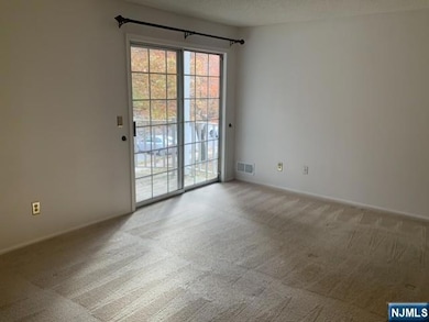 108 Raintree Ln, Mahwah, NJ 07430 - photo 4