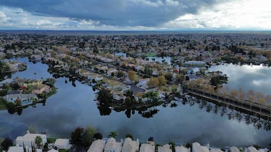 9193 E Laguna Way, Elk Grove, CA 95758 - photo 3