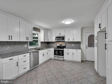 225 Wilbert Ave, Orwigsburg, PA 17961 - photo 7