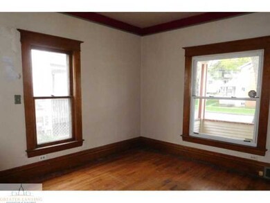 806 W Lapeer St, Lansing, MI 48915 - photo 2