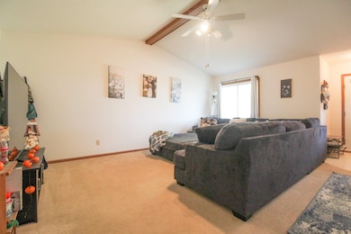 501 Cherokee Ln, Fort Atkinson, WI 53538 - photo 2