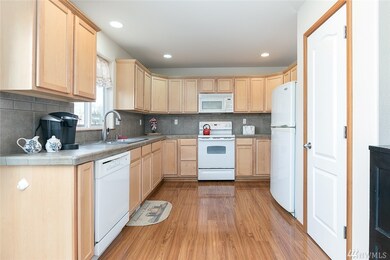 6807 278th St NW, Stanwood, WA 98292 - photo 7