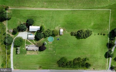 904 Penn Dr, Tamaqua, PA 18252 - photo 4