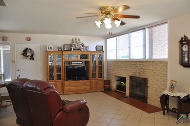 325 E Amherst Dr, Tyler, TX 75701 - photo 3