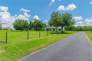 7630 Artifact Dr, Zephyrhills, FL 33541 - photo 2