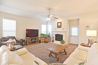 1802 Silver Oaks Dr, Gainesville, TX 76240 - photo 6