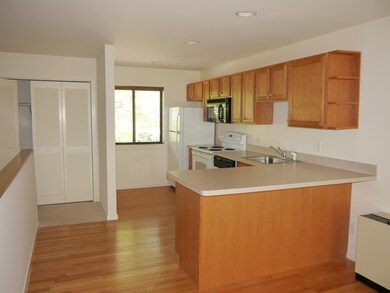 328 Pemberwick Rd unit 1, Greenwich, CT 06831 - photo 4