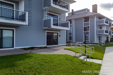 400 Lakeview Ct, Spring Lake-5