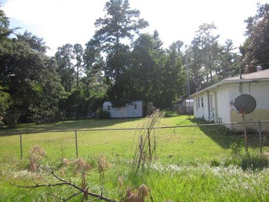 301 Aubrey St, Brunswick, GA 31523 - photo 2