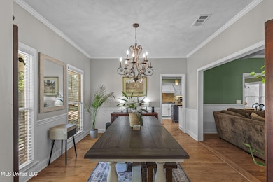 11-web-or-mls-1018 Newland St-11