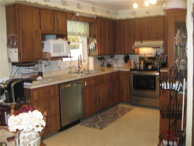 Lots of kitchen space; newer stainless steel appli