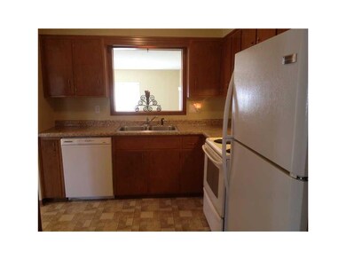 Kitchen. Matching appliances included