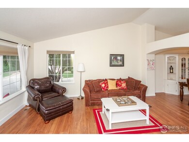 Living Room w/newer Wood Laminate Floor