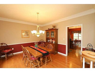 Dining Room. The Dining Room (15 x12 ) is charming