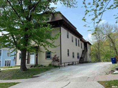 908 Bridge Ave, Davenport, IA 52803 - photo 3