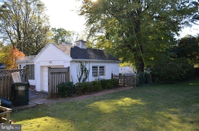 6636 Beacon Ln, Falls Church, VA 22043 - photo 5