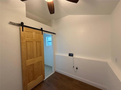 5521 1/2 5th Ave N, Saint Petersburg, FL 33710 - photo 6