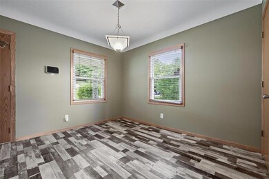 1669 10th St NW, Cedar Rapids, IA 52405 - photo 6