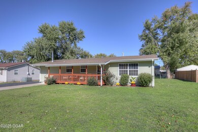 1121 Ash St, Carthage, MO 64836 - photo 2