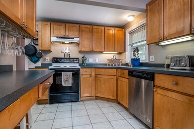 113 Pine Crest Dr, Riverside, RI 02915 - photo 6