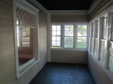 328 4th (2)front porch