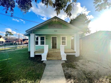 1320 Melbourne St, Houston, TX 77022 - photo 2