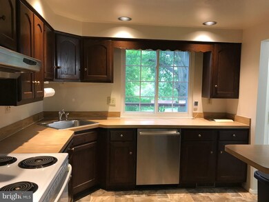 10508 Cavalcade St, Great Falls, VA 22066 - photo 7