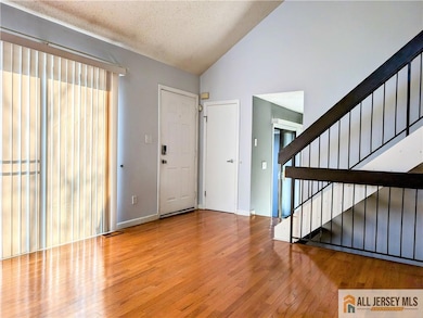 20 Cotoneaster Ct, Monmouth Junction, NJ 08852 - photo 2