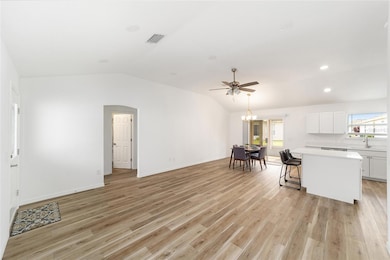 1312 Landeros Ln, Lady Lake, FL 32159 - photo 5