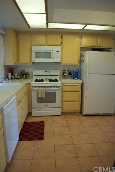 2707 Carnegie Ln unit 2, Redondo Beach, CA 90278 - photo 5