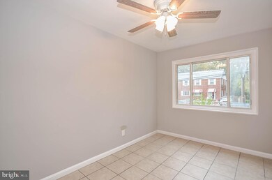 835 Berkshire Dr, Hyattsville, MD 20783 - photo 5
