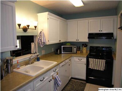 Nice kitchen with new dishwasher